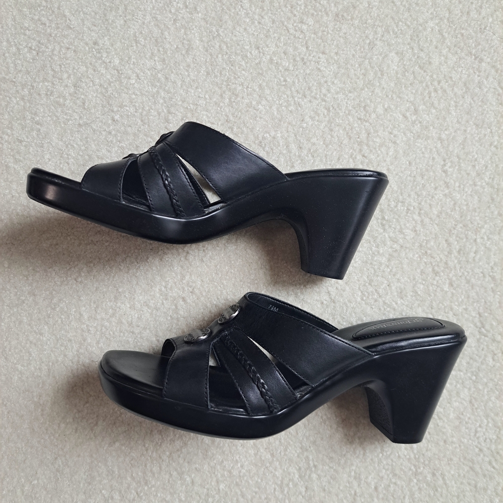 St. John's Bay Women's Black Sandals with Silver Accents - Picture 4 of 4